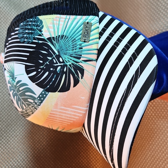 Roxy Accessories - Roxy Women's Water Come Down Trucker Hat Marshmallow Antares Beach Surf Adjust